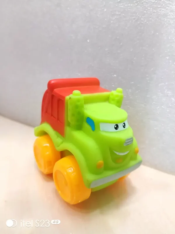 Figurines et jouets en silicone.